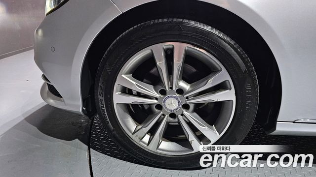 Mercedes-Benz E-Class 2014 — photo 5
