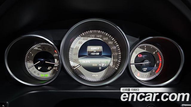 Mercedes-Benz E-Class 2014 — photo 8