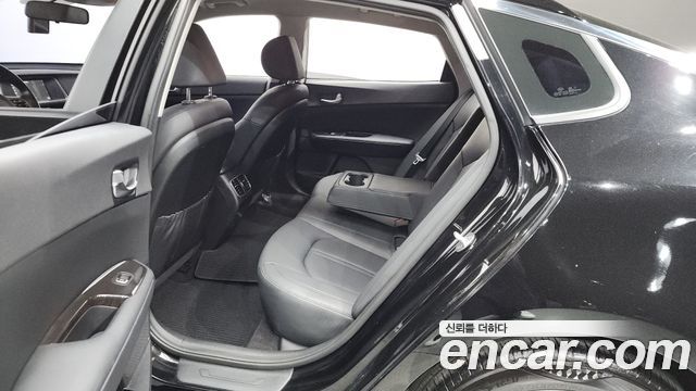 Kia K5 2016 — photo 12
