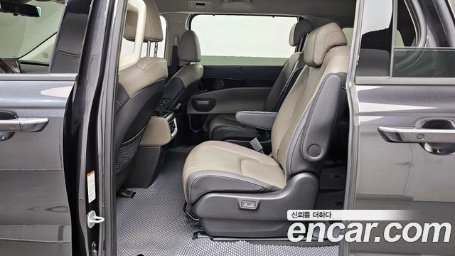 Kia Canival 2025 — photo 18