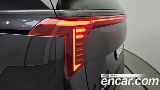 Kia Canival 2025 — photo 9