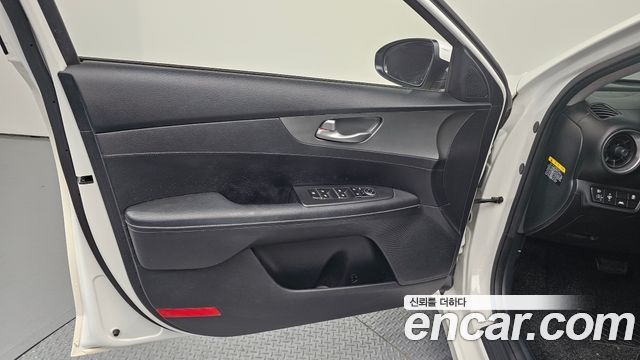 Kia K3 2019 — photo 14