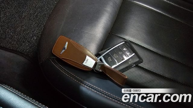 Genesis G80 2017 — photo 17