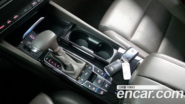 Kia K7 2016 — photo 12