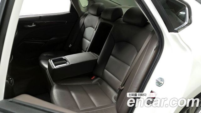 Kia K7 2016 — photo 18