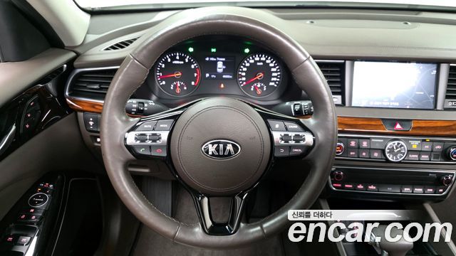Kia K7 2016 — photo 20
