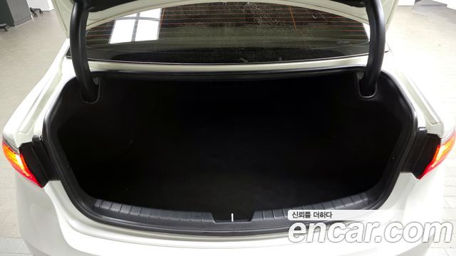 Kia K7 2016 — photo 22