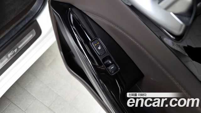 Kia K7 2016 — photo 26