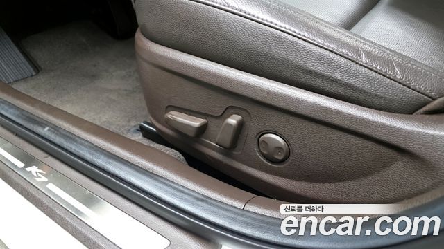 Kia K7 2016 — photo 31