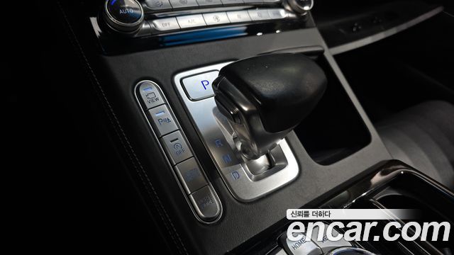 Genesis G90 2019 — photo 12