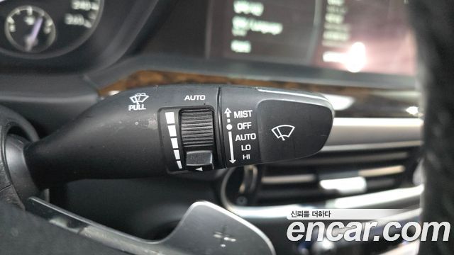 Genesis G90 2019 — photo 24
