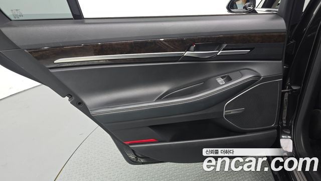 Genesis G90 2019 — photo 15