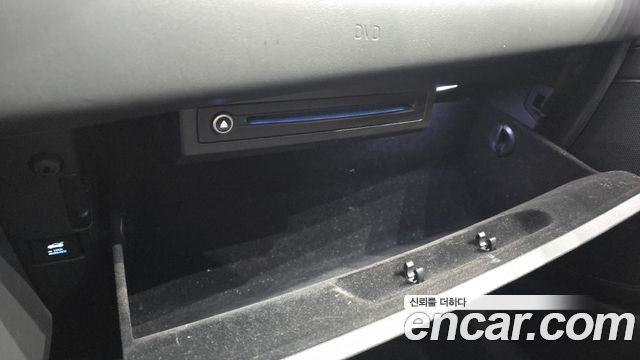 Genesis G90 2019 — photo 27