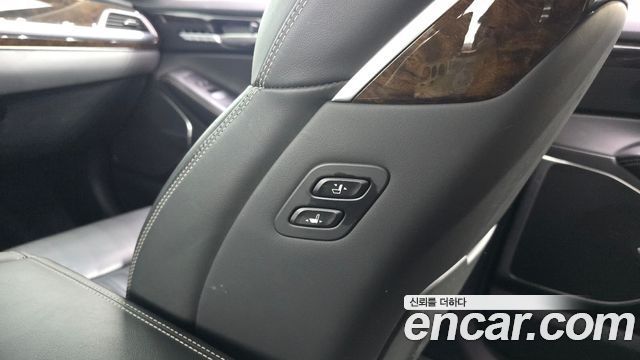 Genesis G90 2019 — photo 30