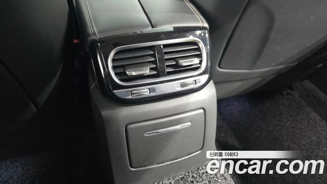 Genesis G90 2019 — photo 33