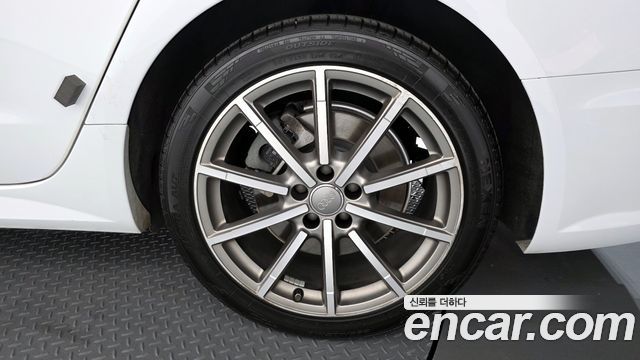 Audi A6 2018 — photo 7