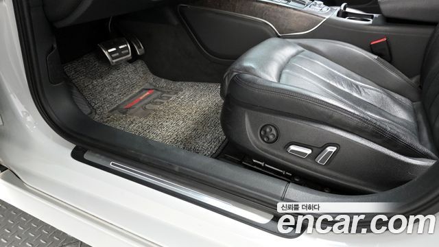 Audi A6 2018 — photo 31