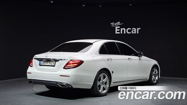 Mercedes-Benz E-Class 2018 — photo 2