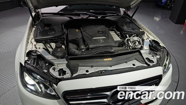 Mercedes-Benz E-Class 2018 — photo 6