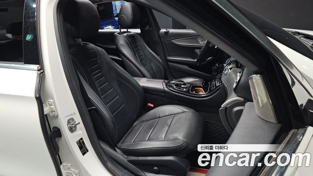Mercedes-Benz E-Class 2018 — photo 11