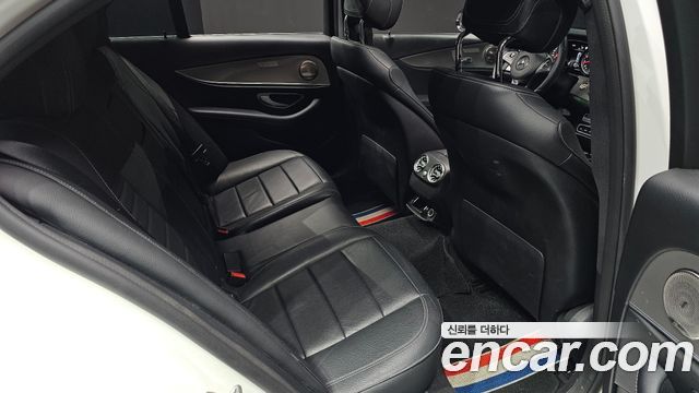 Mercedes-Benz E-Class 2018 — photo 12