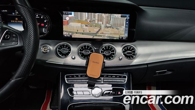 Mercedes-Benz E-Class 2018 — photo 14