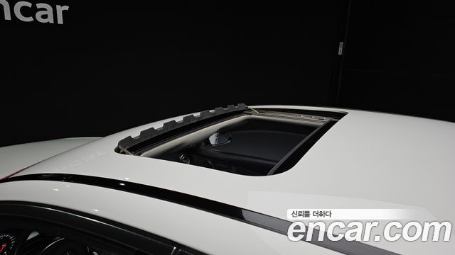 Mercedes-Benz E-Class 2018 — photo 18