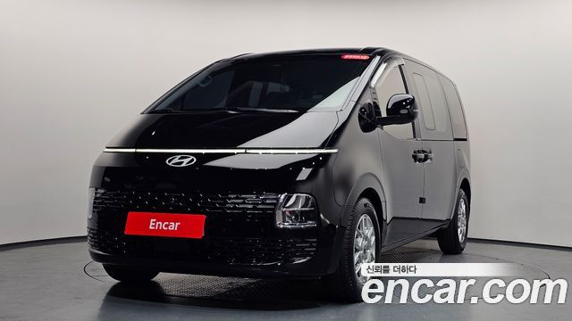 Hyundai Staria 2025 — photo 1