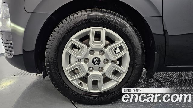 Hyundai Staria 2025 — photo 5
