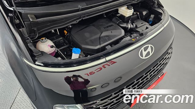 Hyundai Staria 2025 — photo 6