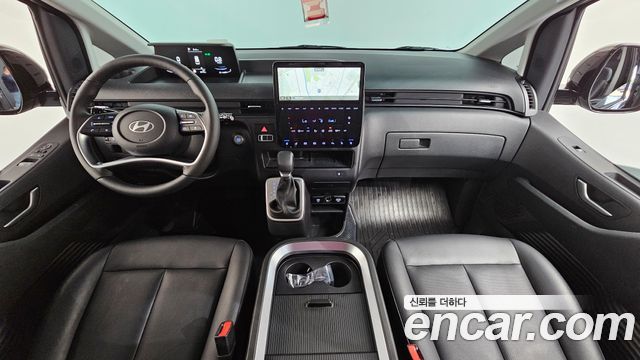 Hyundai Staria 2025 — photo 10