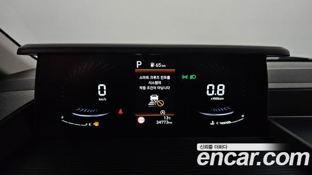Hyundai Staria 2025 — photo 11
