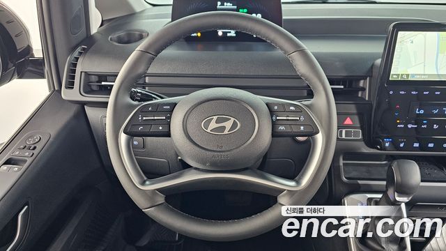 Hyundai Staria 2025 — photo 19