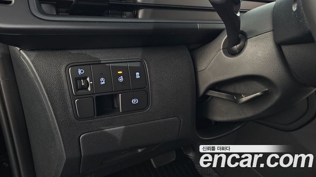 Hyundai Staria 2025 — photo 26
