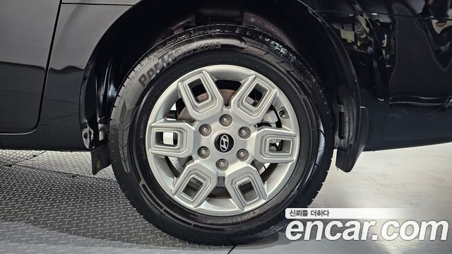 Hyundai Staria 2025 — photo 7