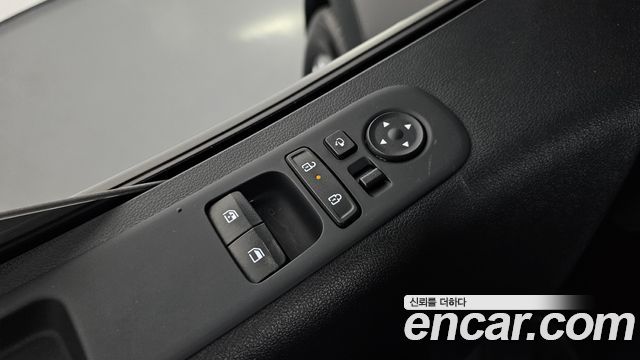 Hyundai Staria 2025 — photo 28