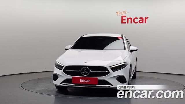 Mercedes-Benz A-Class 2024 — photo 3