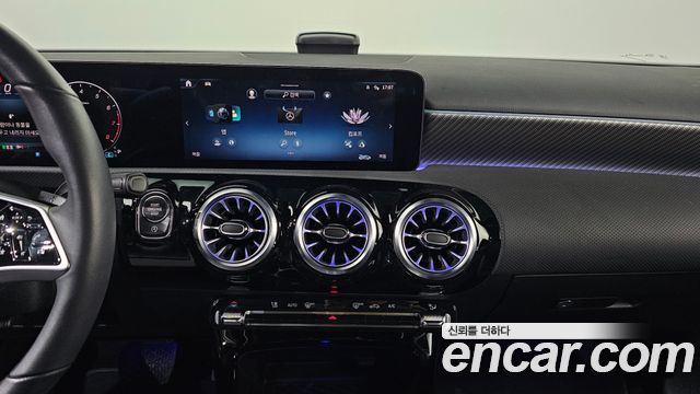 Mercedes-Benz A-Class 2024 — photo 25