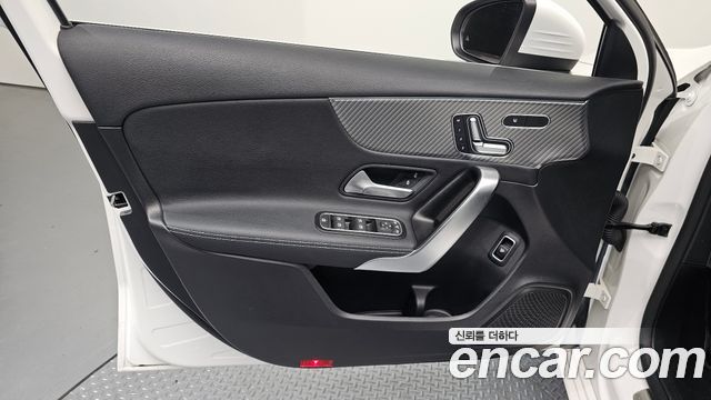 Mercedes-Benz A-Class 2024 — photo 14