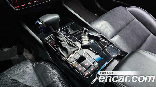Kia K7 2016 — photo 9