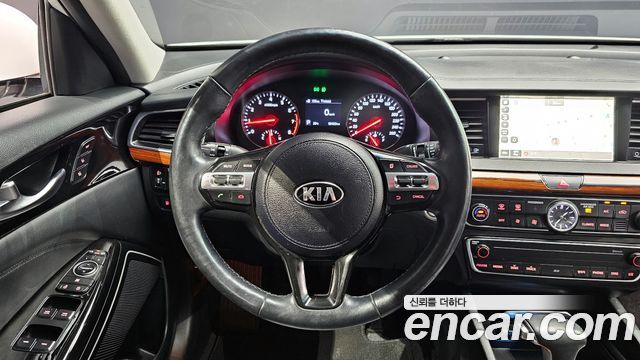 Kia K7 2016 — photo 15
