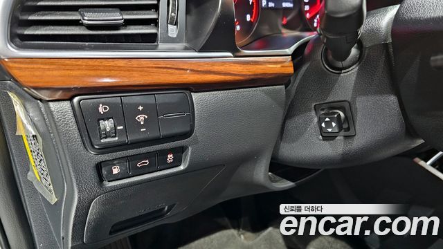 Kia K7 2016 — photo 18
