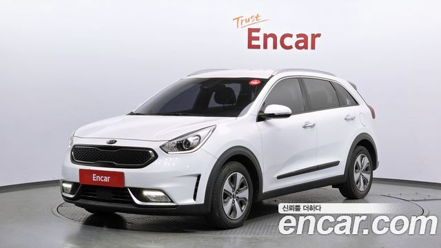 Kia Niro 2017 — photo 1