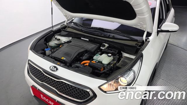 Kia Niro 2017 — photo 6