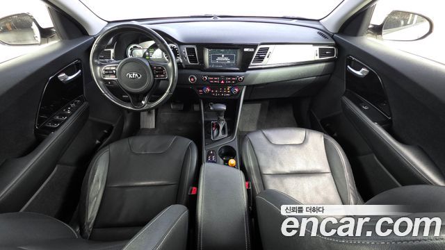 Kia Niro 2017 — photo 10