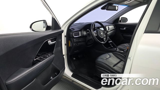 Kia Niro 2017 — photo 13