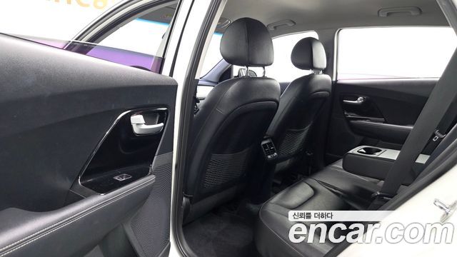 Kia Niro 2017 — photo 17