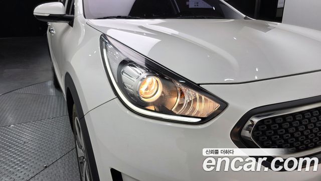 Kia Niro 2017 — photo 8