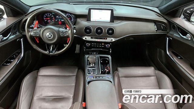Kia Stinger 2019 — photo 10