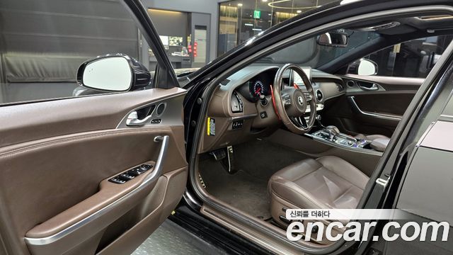 Kia Stinger 2019 — photo 13